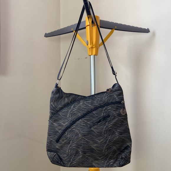 👜 Travelon Convertible Bag - Picture 2 of 6